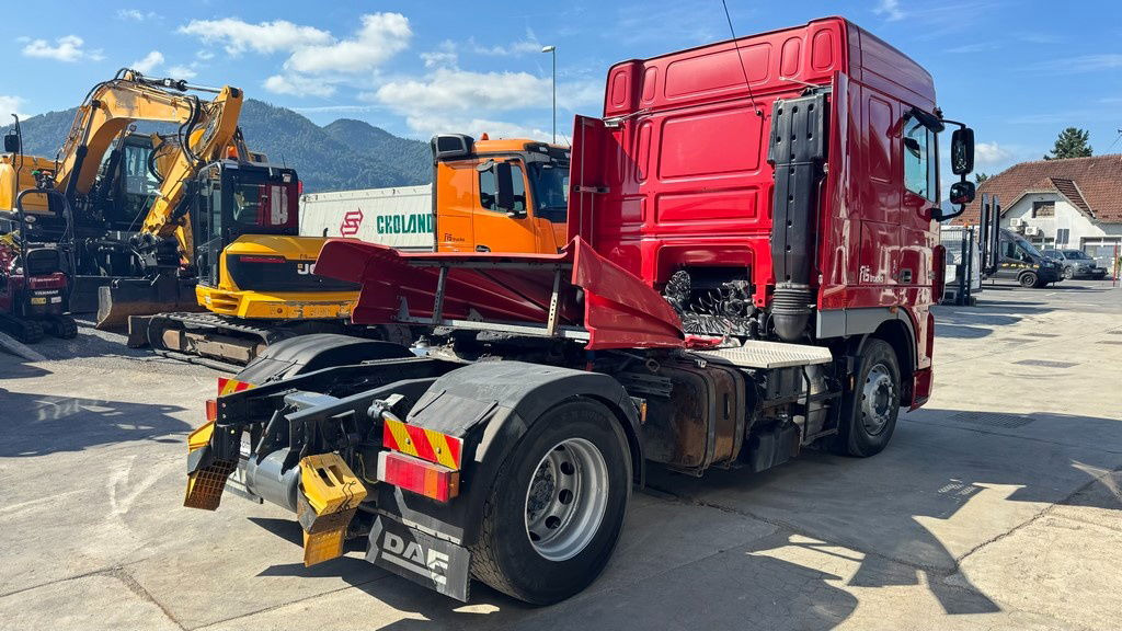 DAF XF 105.460 4x2 tractor unit - tipp. hydr. - شاحنة جرار: صور 5 DAF XF 105.460 4x2 tractor unit - tipp. hydr. - شاحنة جرار: صور 5