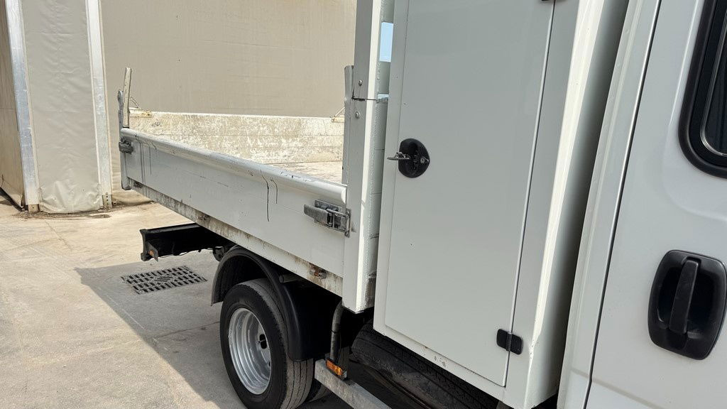 Iveco Daily 35C13 tipper - 6 seats - الشاحنات الصغيرة المسطحة: صور 4 Iveco Daily 35C13 tipper - 6 seats - الشاحنات الصغيرة المسطحة: صور 4