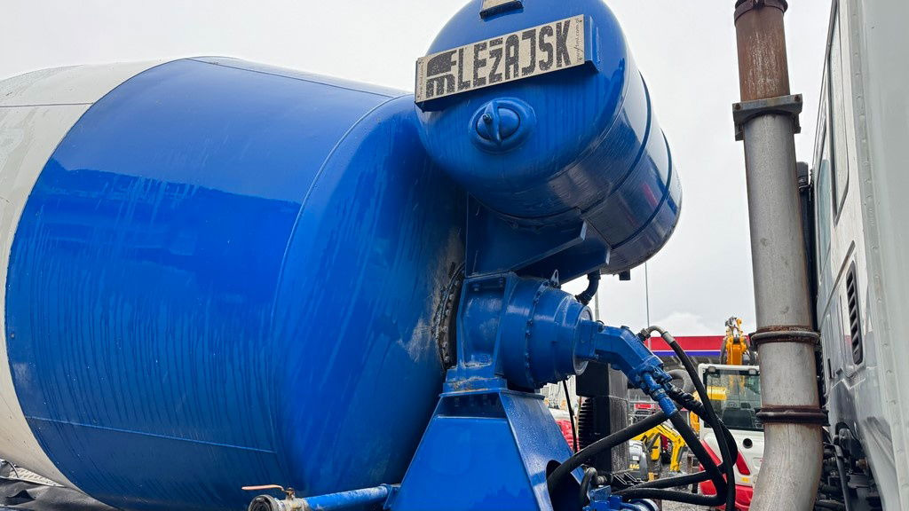 Iveco Trakker AD340TB45 8x4 mixer 9m3 - شاحنة خلاطة خرسانة: صور 5 Iveco Trakker AD340TB45 8x4 mixer 9m3 - شاحنة خلاطة خرسانة: صور 5