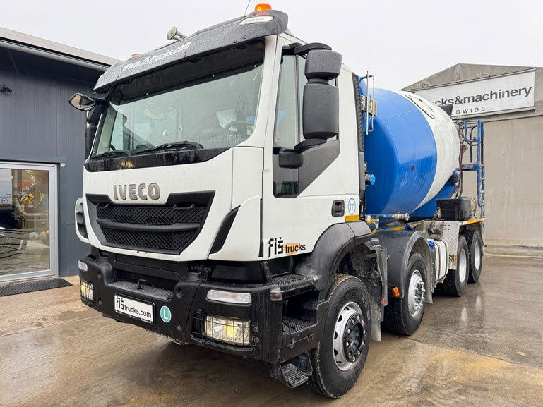 Iveco Trakker AD340TB45 8x4 mixer 9m3 - شاحنة خلاطة خرسانة: صور 1 Iveco Trakker AD340TB45 8x4 mixer 9m3 - شاحنة خلاطة خرسانة: صور 1