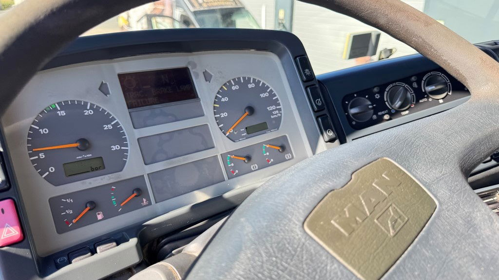 الشاسيه شاحنة MAN TGA 26.460 6X2 chassis - lifitng axle: صور 23