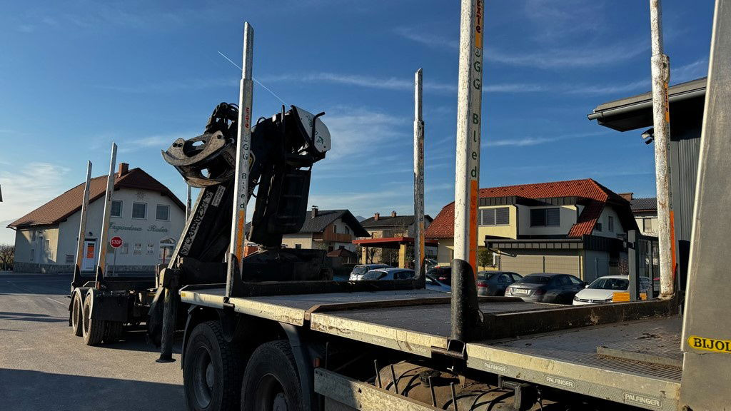 MAN TGA 33.480 6x6 forest truck - Epsilon M12Z + scissors + Trailer Gsodam - شاحنة قطع الأشجار, شاحنة كرين: صور 4 MAN TGA 33.480 6x6 forest truck - Epsilon M12Z + scissors + Trailer Gsodam - شاحنة قطع الأشجار, شاحنة كرين: صور 4