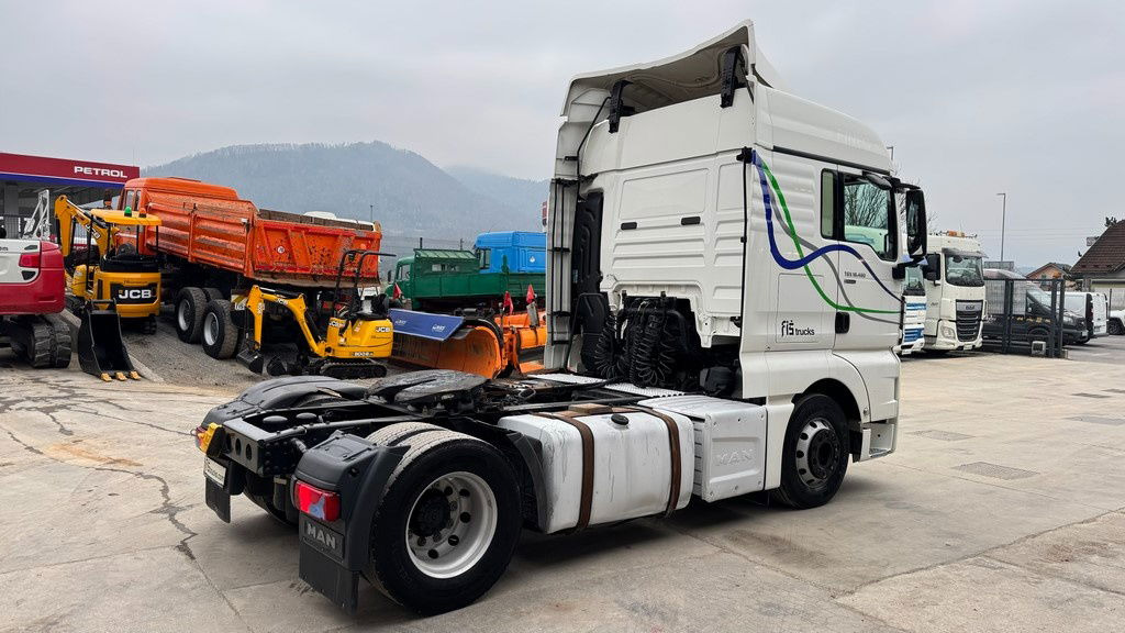 MAN TGX 18.480 4X2 schubodden hydr. + retarder - شاحنة جرار: صور 4 MAN TGX 18.480 4X2 schubodden hydr. + retarder - شاحنة جرار: صور 4