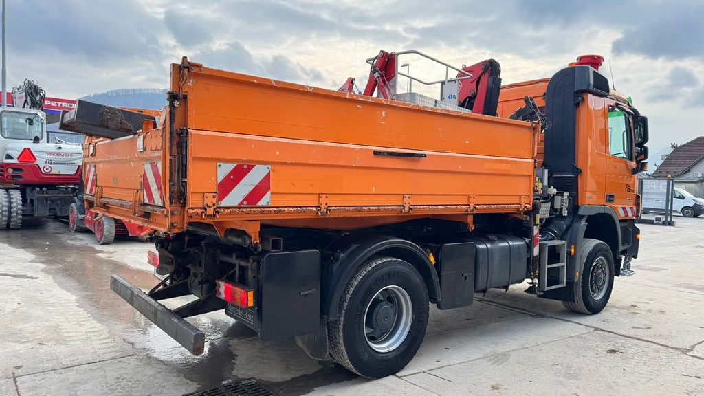 Mercedes-Benz Actros 1832 AK tipper 4x4 - crane Fassi 9.2M - remote control - قلابات: صور 5 Mercedes-Benz Actros 1832 AK tipper 4x4 - crane Fassi 9.2M - remote control - قلابات: صور 5