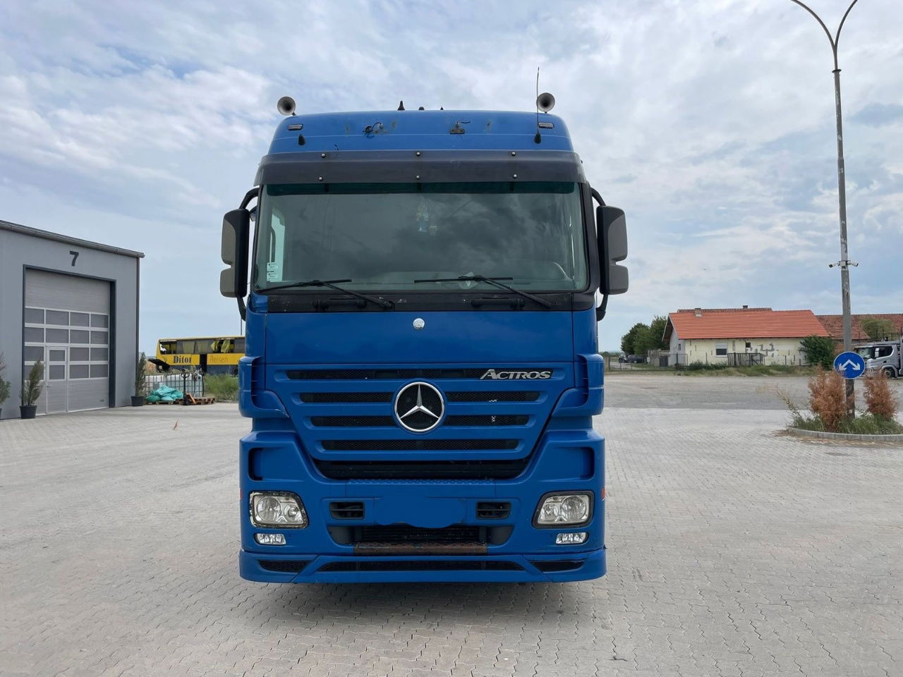 Mercedes-Benz Actros 1844 4x2 tractor unit - retarder - شاحنة جرار: صور 2 Mercedes-Benz Actros 1844 4x2 tractor unit - retarder - شاحنة جرار: صور 2