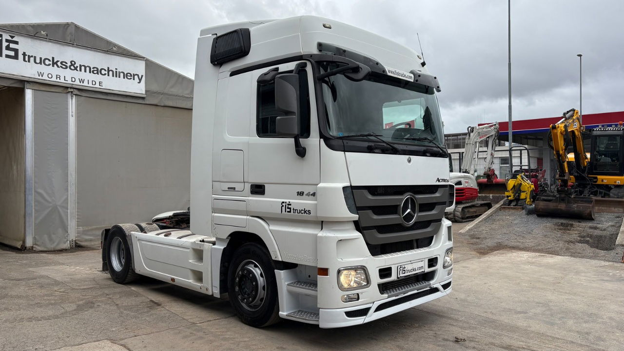 Mercedes-Benz Actros 1844 4x2 - tractor unit - retarder - شاحنة جرار: صور 2 Mercedes-Benz Actros 1844 4x2 - tractor unit - retarder - شاحنة جرار: صور 2