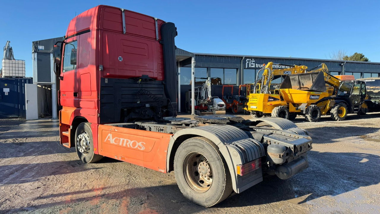 Mercedes-Benz Actros 1844 LS 4x2 tractor unit - retarder - شاحنة جرار: صور 5 Mercedes-Benz Actros 1844 LS 4x2 tractor unit - retarder - شاحنة جرار: صور 5