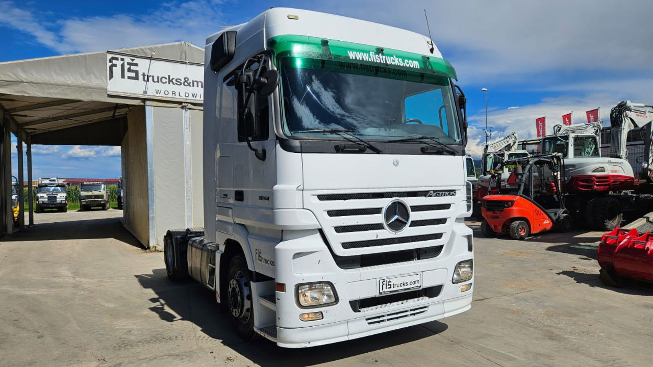 Mercedes-Benz Actros 1844 LS 4x2 tractor unit - شاحنة جرار: صور 3 Mercedes-Benz Actros 1844 LS 4x2 tractor unit - شاحنة جرار: صور 3