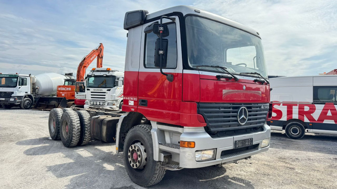 Mercedes-Benz Actros 2631 6x4 chassis - spring - الشاسيه شاحنة: صور 3 Mercedes-Benz Actros 2631 6x4 chassis - spring - الشاسيه شاحنة: صور 3