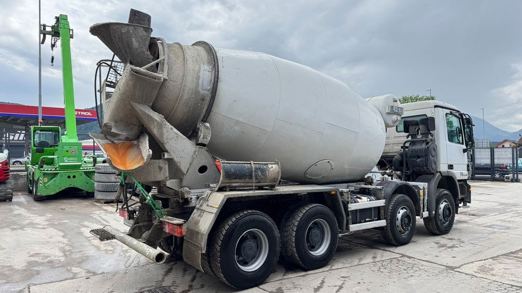 Mercedes-Benz Actros 3241 8x4 mixer 9m3 - شاحنة خلاطة خرسانة: صور 5 Mercedes-Benz Actros 3241 8x4 mixer 9m3 - شاحنة خلاطة خرسانة: صور 5