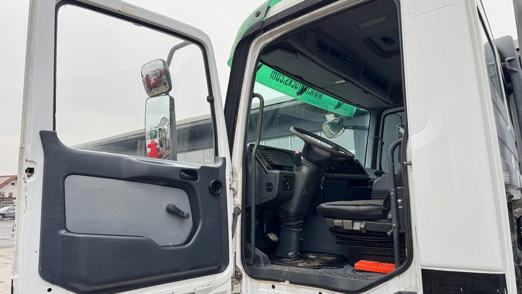 الشاسيه شاحنة Mercedes-Benz Actros 3331 B 6x4 chassis - big axle: صور 23 الشاسيه شاحنة Mercedes-Benz Actros 3331 B 6x4 chassis - big axle: صور 23