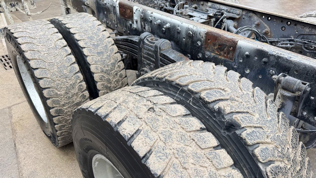 الشاسيه شاحنة Mercedes-Benz Actros 3331 B 6x4 chassis - big axle: صور 9 الشاسيه شاحنة Mercedes-Benz Actros 3331 B 6x4 chassis - big axle: صور 9