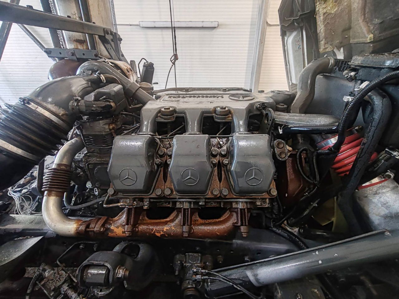 الشاسيه شاحنة Mercedes-Benz Actros 3331 B 6x4 chassis - big axle: صور 21 الشاسيه شاحنة Mercedes-Benz Actros 3331 B 6x4 chassis - big axle: صور 21