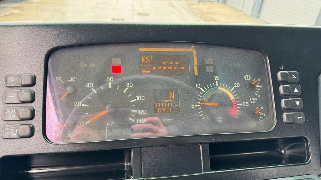 الشاسيه شاحنة Mercedes-Benz Actros 3331 B 6x4 chassis - big axle: صور 26 الشاسيه شاحنة Mercedes-Benz Actros 3331 B 6x4 chassis - big axle: صور 26