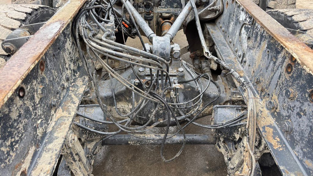 الشاسيه شاحنة Mercedes-Benz Actros 3331 B 6x4 chassis - big axle: صور 16 الشاسيه شاحنة Mercedes-Benz Actros 3331 B 6x4 chassis - big axle: صور 16