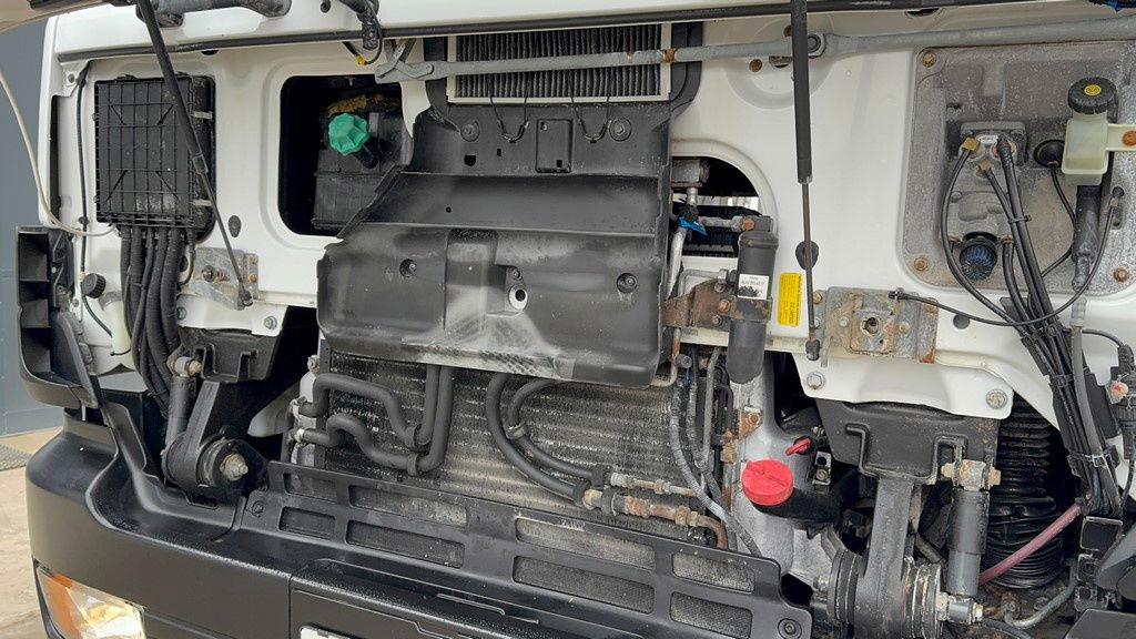 الشاسيه شاحنة Mercedes-Benz Actros 3331 B 6x4 chassis - big axle: صور 22 الشاسيه شاحنة Mercedes-Benz Actros 3331 B 6x4 chassis - big axle: صور 22