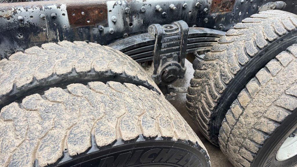 الشاسيه شاحنة Mercedes-Benz Actros 3331 B 6x4 chassis - big axle: صور 11 الشاسيه شاحنة Mercedes-Benz Actros 3331 B 6x4 chassis - big axle: صور 11