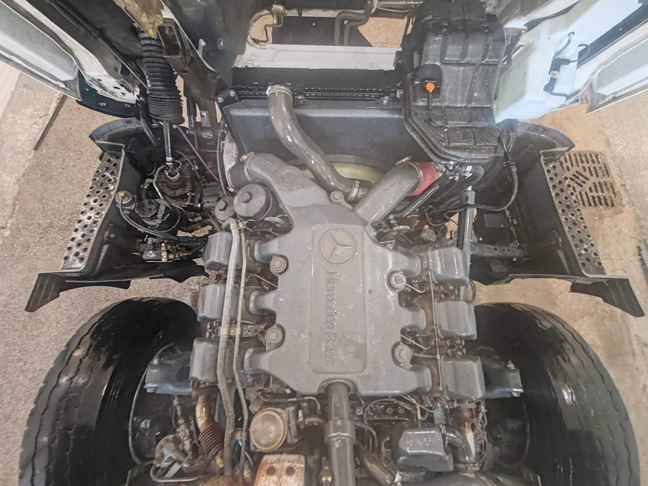 الشاسيه شاحنة Mercedes-Benz Actros 3331 B 6x4 chassis - big axle: صور 20 الشاسيه شاحنة Mercedes-Benz Actros 3331 B 6x4 chassis - big axle: صور 20