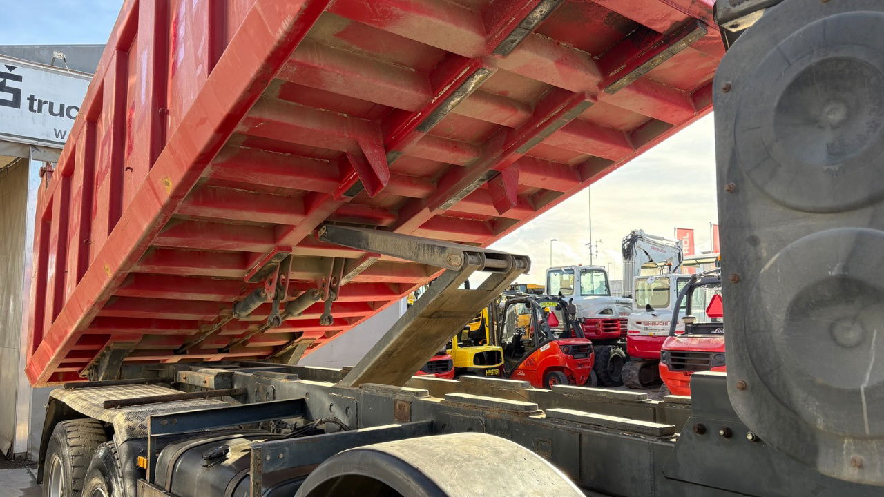 تأجير Mercedes-Benz Actros 4141 K 8x6 tipper - 19m3 - spring suspension Mercedes-Benz Actros 4141 K 8x6 tipper - 19m3 - spring suspension: صور 9 تأجير Mercedes-Benz Actros 4141 K 8x6 tipper - 19m3 - spring suspension Mercedes-Benz Actros 4141 K 8x6 tipper - 19m3 - spring suspension: صور 9