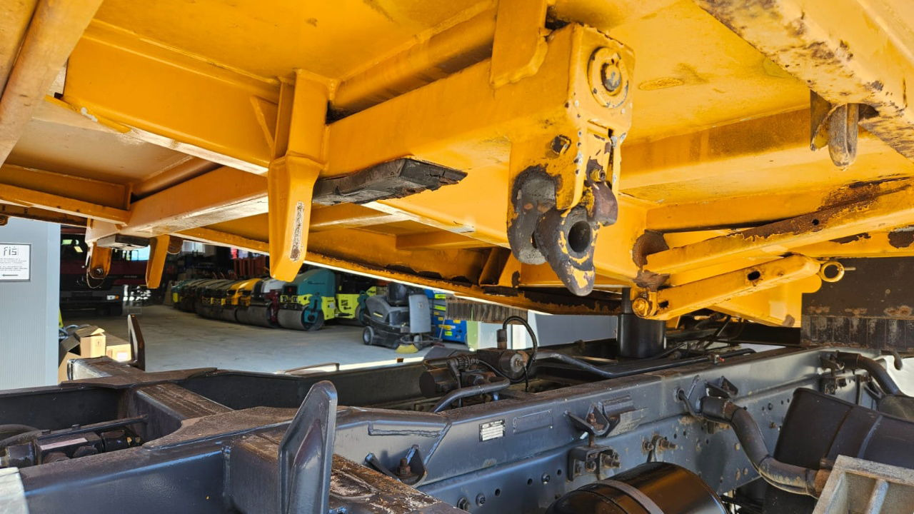 Mercedes-Benz Atego 1828 AK meiller tipper 4x4 - crane 9.5M - remote control - قلابات: صور 5 Mercedes-Benz Atego 1828 AK meiller tipper 4x4 - crane 9.5M - remote control - قلابات: صور 5