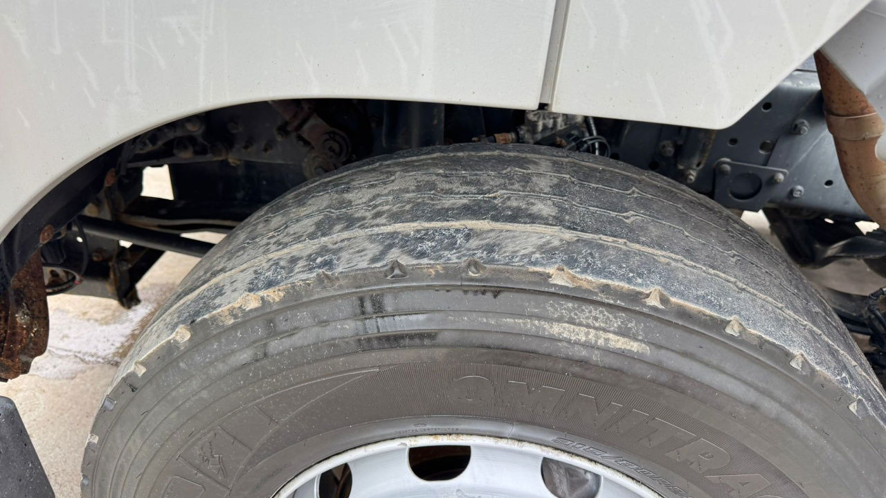 Mercedes-Benz Axor 1836 4x2 tipper hydraulics - شاحنة جرار: صور 5 Mercedes-Benz Axor 1836 4x2 tipper hydraulics - شاحنة جرار: صور 5