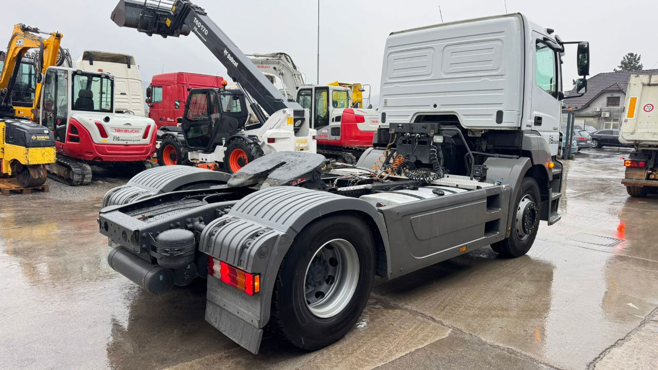 Mercedes-Benz Axor 1836 4x2 tipper hydraulics - شاحنة جرار: صور 3 Mercedes-Benz Axor 1836 4x2 tipper hydraulics - شاحنة جرار: صور 3