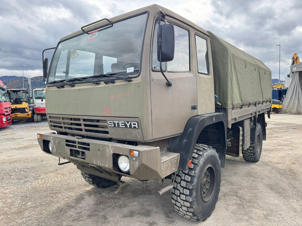 Steyr 12M18 4X4 stake body -  truck - شاحنة ستارة: صور 1 Steyr 12M18 4X4 stake body -  truck - شاحنة ستارة: صور 1