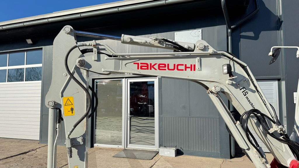Takeuchi TB230 - 2019 Year - 2435 Hours - 2X Buckets - NEW Tracks - حفارة مصغرة: صور 3 Takeuchi TB230 - 2019 Year - 2435 Hours - 2X Buckets - NEW Tracks - حفارة مصغرة: صور 3