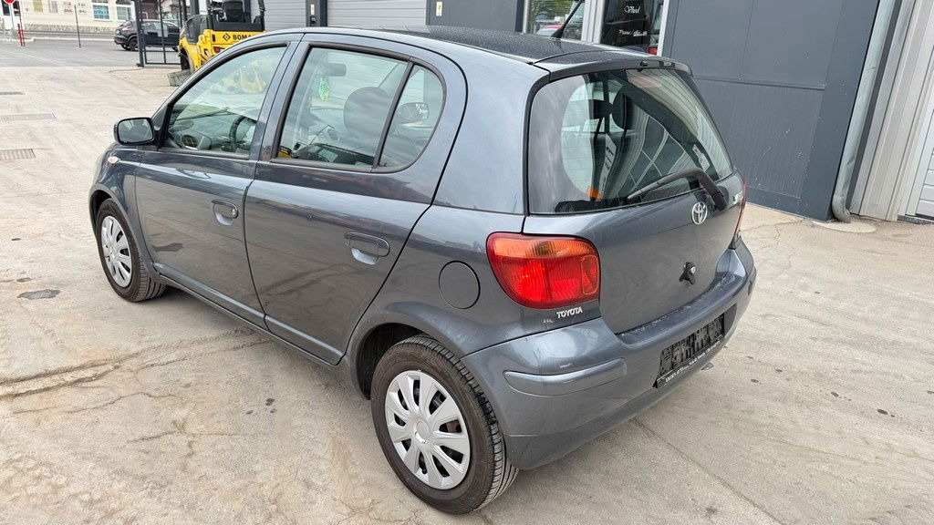 Toyota Yaris 1.3 - Petrol - 5 Doors - AC - هاتشباك: صور 4 Toyota Yaris 1.3 - Petrol - 5 Doors - AC - هاتشباك: صور 4