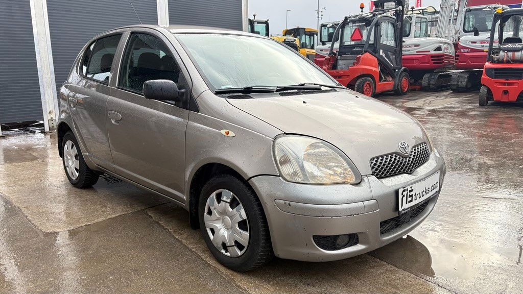 Toyota Yaris 1.3 - Petrol - 5 Doors - AC - هاتشباك: صور 2 Toyota Yaris 1.3 - Petrol - 5 Doors - AC - هاتشباك: صور 2