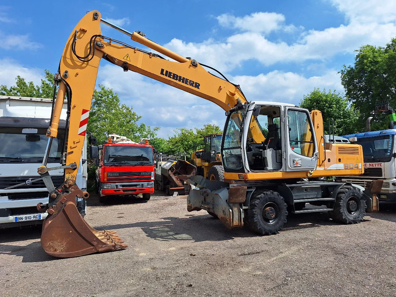 Liebherr A904C - حفارة على عجلات: صور 1 Liebherr A904C - حفارة على عجلات: صور 1