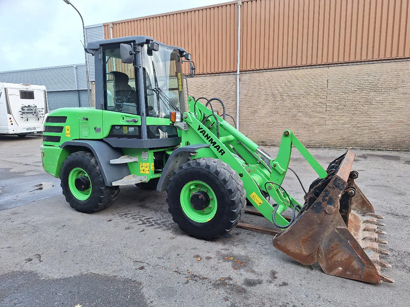 Yanmar V80 - اللودر المجنزر صغير: صور 3 Yanmar V80 - اللودر المجنزر صغير: صور 3