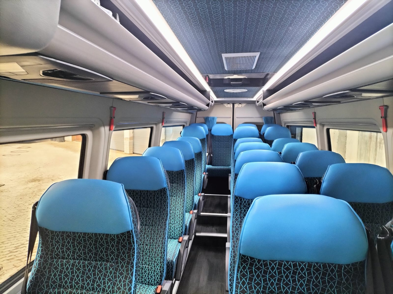 Mercedes Benz Sprinter 519cdi / Reisebus / ATOS 22+1+1 / Automatik / Telma / TV / Kühlschrank / USB - صغيرة, ميكروباص: صور 5 Mercedes Benz Sprinter 519cdi / Reisebus / ATOS 22+1+1 / Automatik / Telma / TV / Kühlschrank / USB - صغيرة, ميكروباص: صور 5