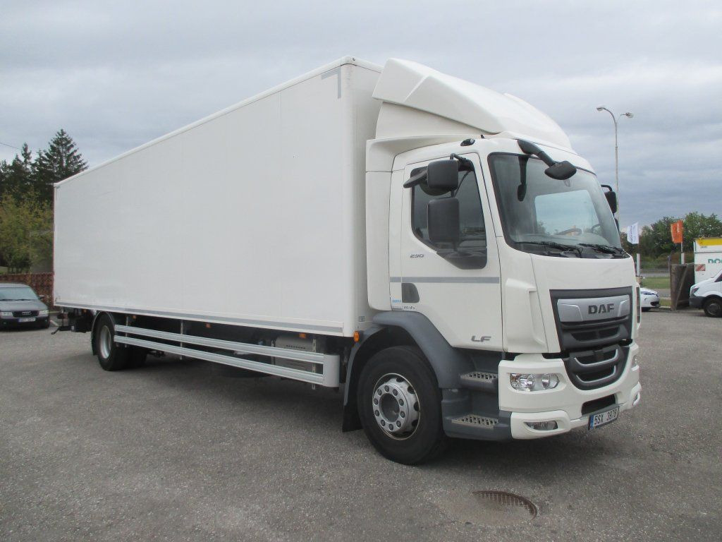 DAF 18.290 DAF 18.290 - بصندوق مغلق شاحنة: صور 3 DAF 18.290 DAF 18.290 - بصندوق مغلق شاحنة: صور 3
