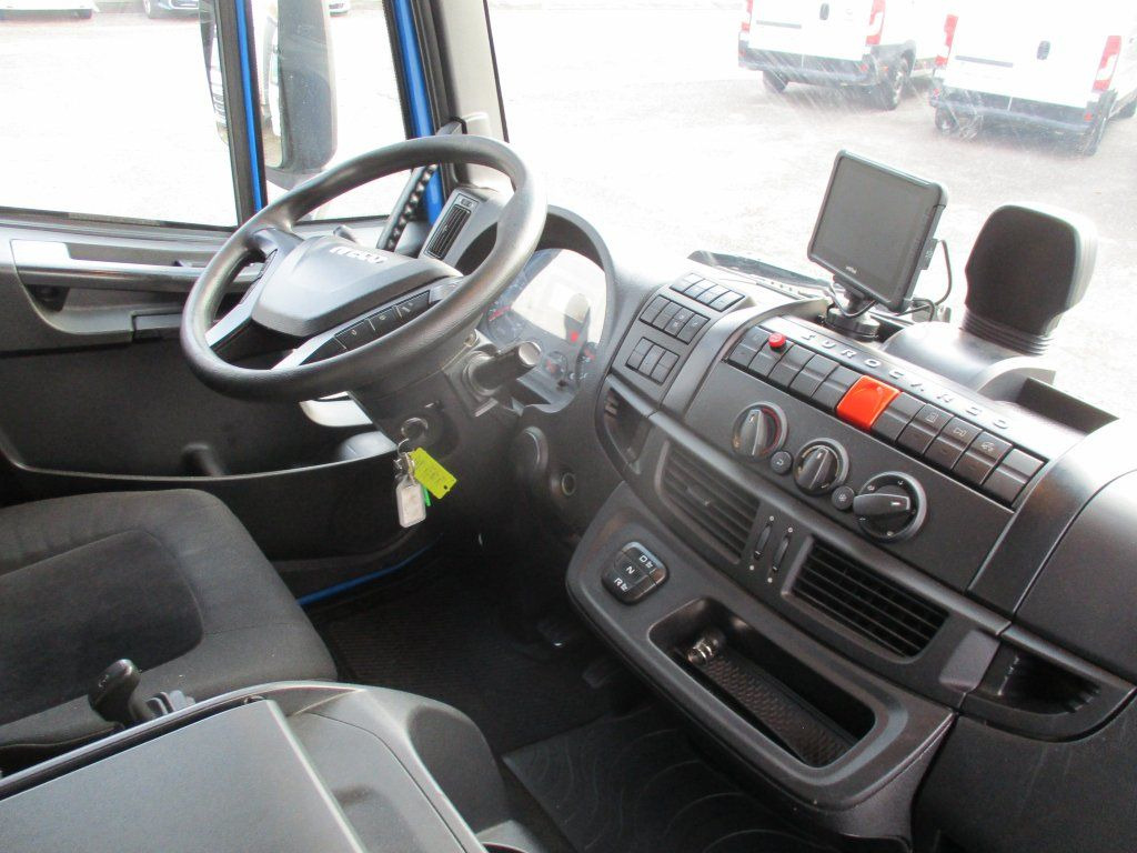 Iveco 120E25 mit LBW Iveco 120E25 mit LBW - بصندوق مغلق شاحنة: صور 5 Iveco 120E25 mit LBW Iveco 120E25 mit LBW - بصندوق مغلق شاحنة: صور 5