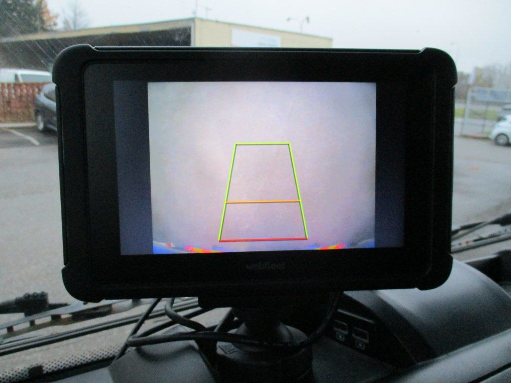 بصندوق مغلق شاحنة Iveco 120E25 mit LBW Iveco 120E25 mit LBW: صور 9 بصندوق مغلق شاحنة Iveco 120E25 mit LBW Iveco 120E25 mit LBW: صور 9