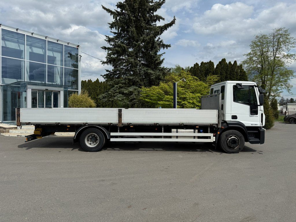 Iveco 150E25 EURO 6 - شاحنات مسطحة: صور 3 Iveco 150E25 EURO 6 - شاحنات مسطحة: صور 3
