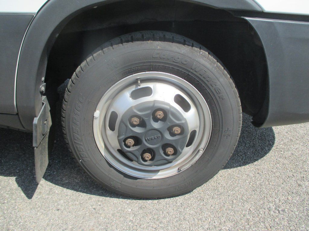 الشاحنات الصغيرة صندوق مغلق Iveco 35C16 Daily EURO 6: صور 20