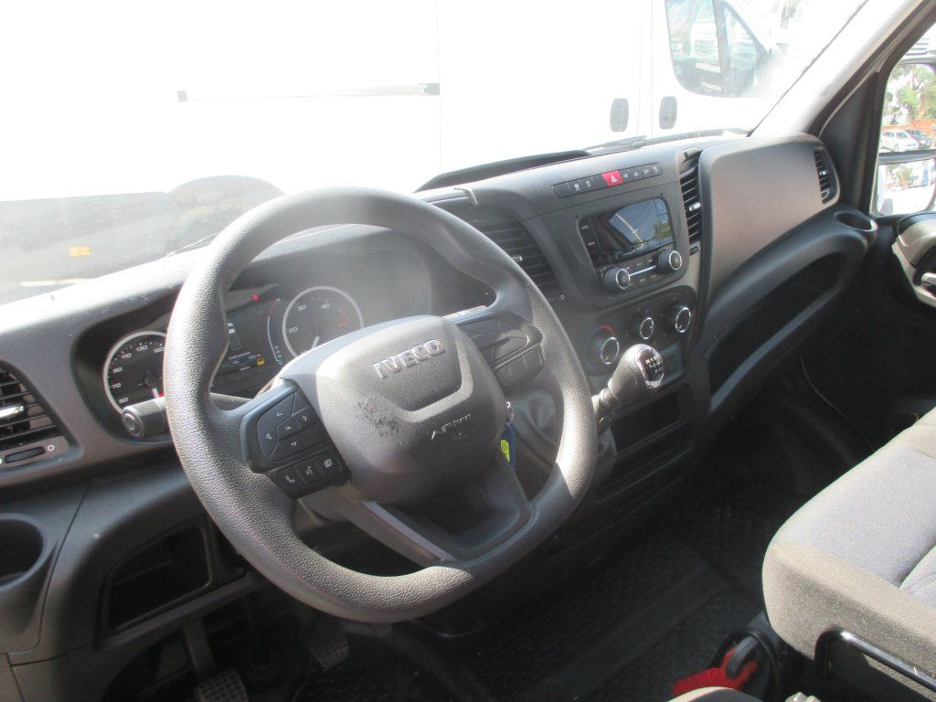الشاحنات الصغيرة صندوق مغلق Iveco 35C16 Daily EURO 6: صور 13