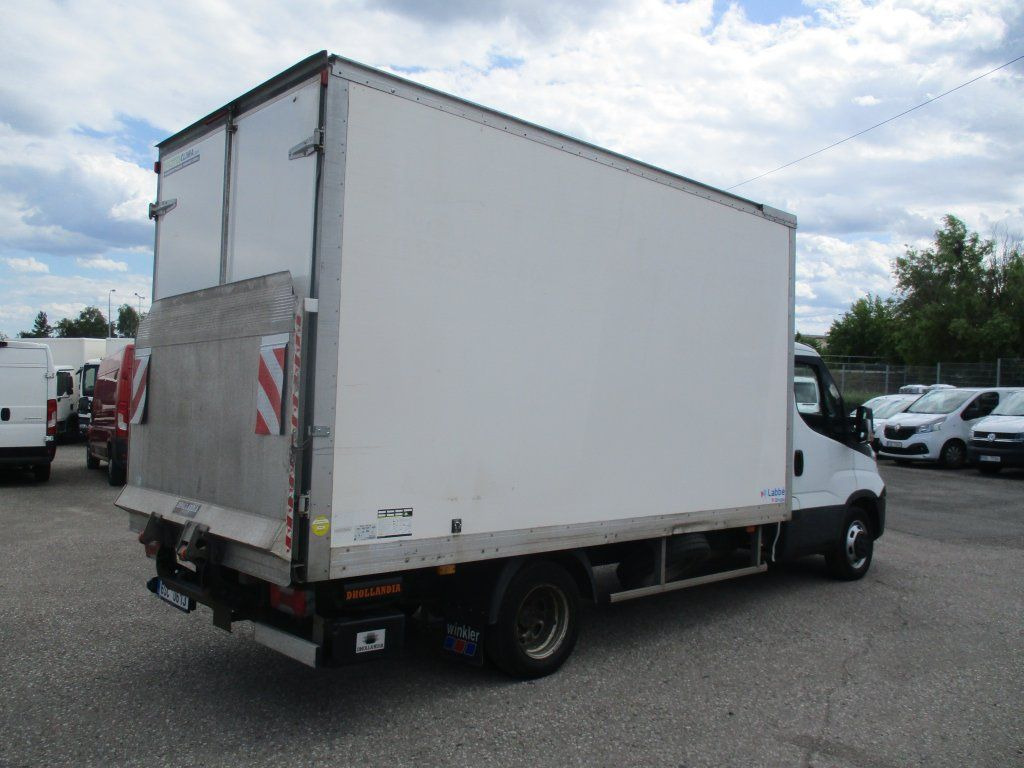 Iveco Daily 35C16 Dhollandia - الشاحنات الصغيرة المبردة: صور 5 Iveco Daily 35C16 Dhollandia - الشاحنات الصغيرة المبردة: صور 5