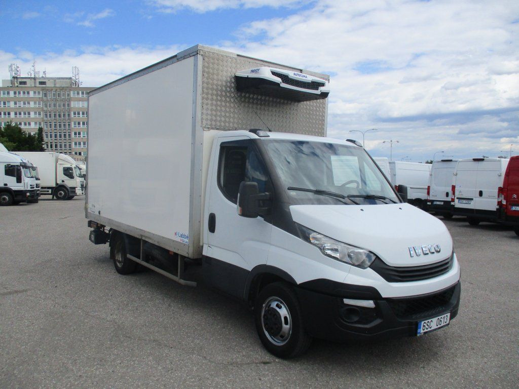 Iveco Daily 35C16 Dhollandia - الشاحنات الصغيرة المبردة: صور 3 Iveco Daily 35C16 Dhollandia - الشاحنات الصغيرة المبردة: صور 3