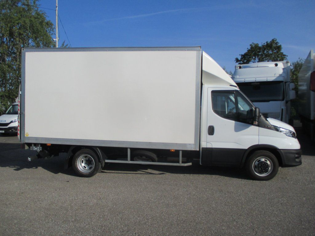 Iveco Daily 35C16 - الشاحنات الصغيرة صندوق مغلق: صور 4 Iveco Daily 35C16 - الشاحنات الصغيرة صندوق مغلق: صور 4
