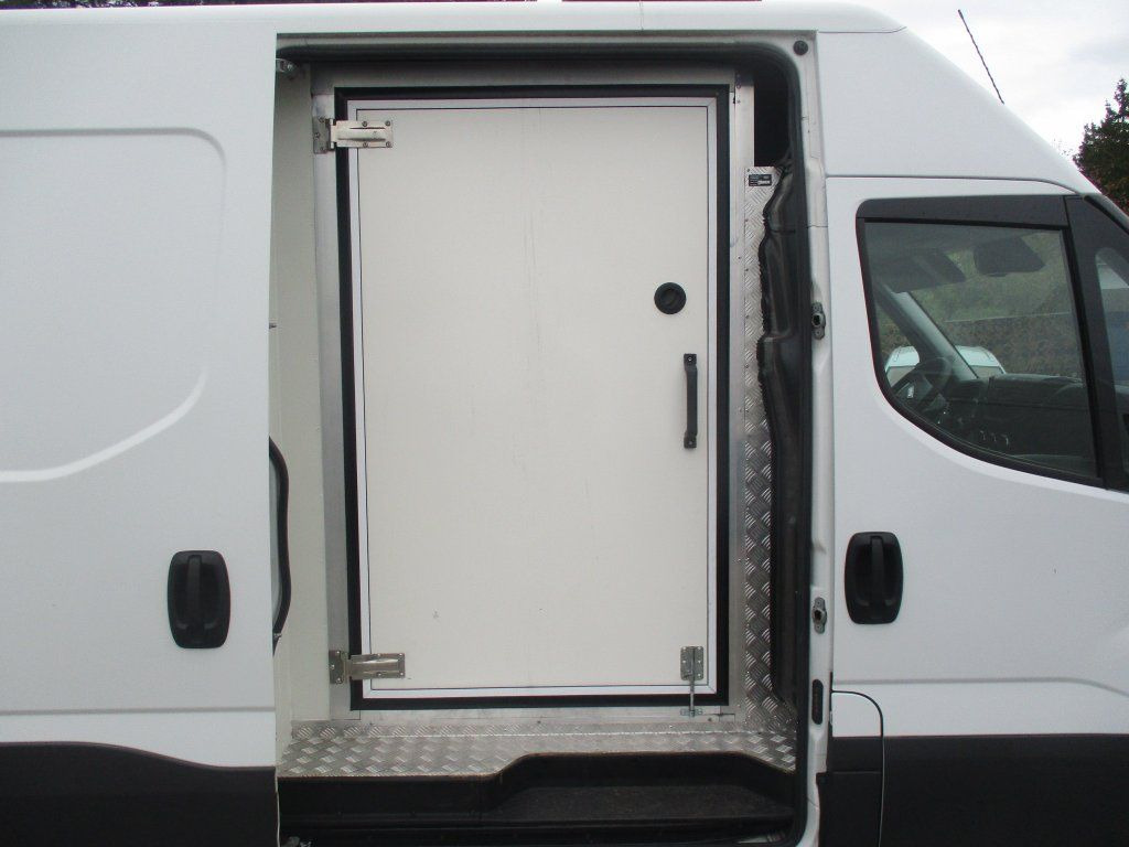 Iveco Daily 35C16 - الشاحنات الصغيرة المبردة: صور 4 Iveco Daily 35C16 - الشاحنات الصغيرة المبردة: صور 4