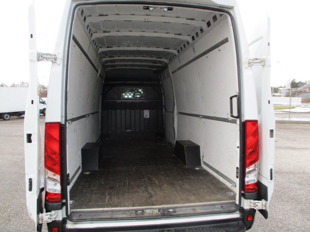 Iveco Daily 35S16 Hi Matic - فان: صور 5 Iveco Daily 35S16 Hi Matic - فان: صور 5