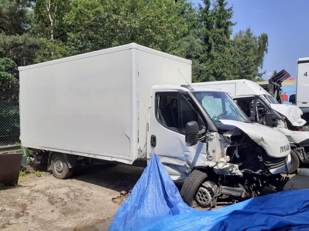 Iveco Daily 35S16 mit LBW DAMAGED - الشاحنات الصغيرة صندوق مغلق: صور 2 Iveco Daily 35S16 mit LBW DAMAGED - الشاحنات الصغيرة صندوق مغلق: صور 2