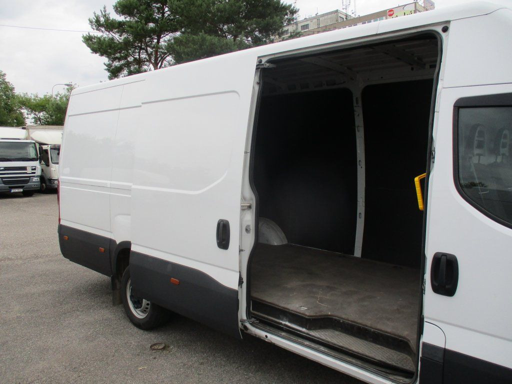 Iveco Daily 35S16 - فان: صور 5 Iveco Daily 35S16 - فان: صور 5