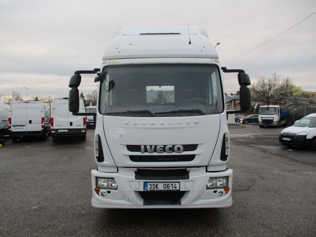 Iveco Eurocargo 140E22 - شاحنة ذات الخطاف: صور 4 Iveco Eurocargo 140E22 - شاحنة ذات الخطاف: صور 4