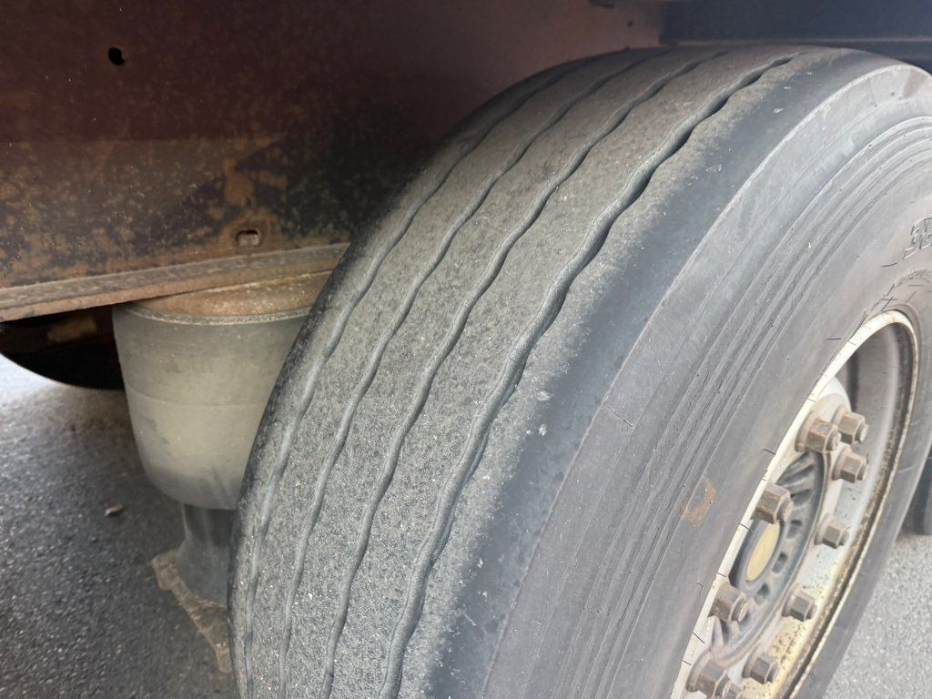 الخيمة نصف مقطورة Kögel SN24: صور 16 الخيمة نصف مقطورة Kögel SN24: صور 16