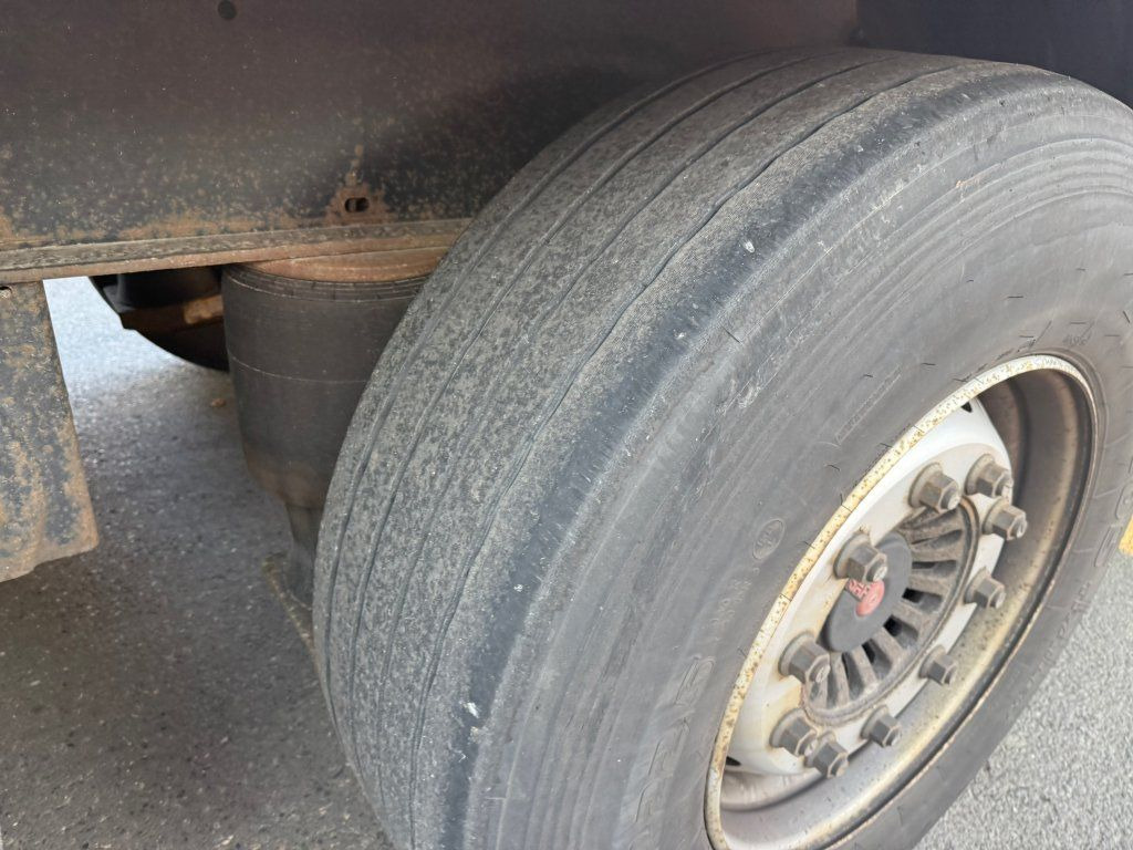 الخيمة نصف مقطورة Kögel SN24: صور 17 الخيمة نصف مقطورة Kögel SN24: صور 17