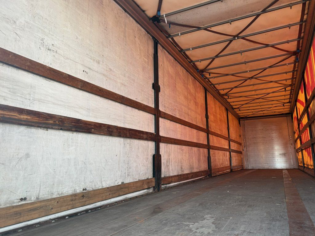 الخيمة نصف مقطورة Kögel SN24: صور 13 الخيمة نصف مقطورة Kögel SN24: صور 13